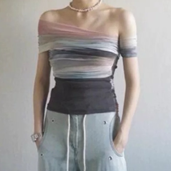 Off-Shoulder Multicolor Top - Picture 2 of 7